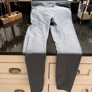 Lulu lemon zipper in the back